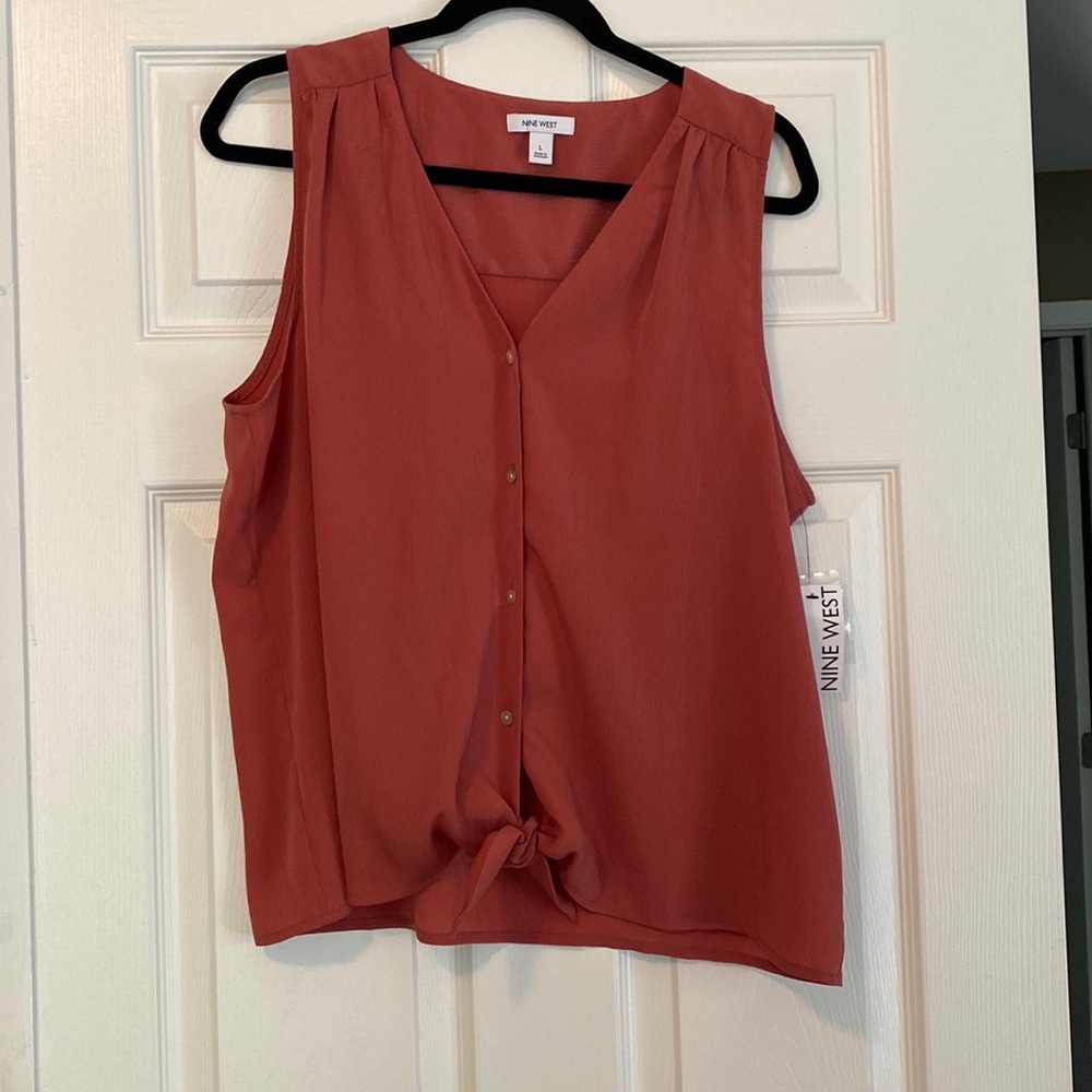Nine West tank
